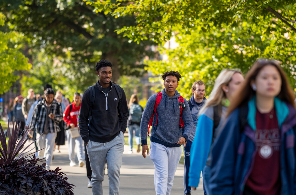 Students Walk through the Oval