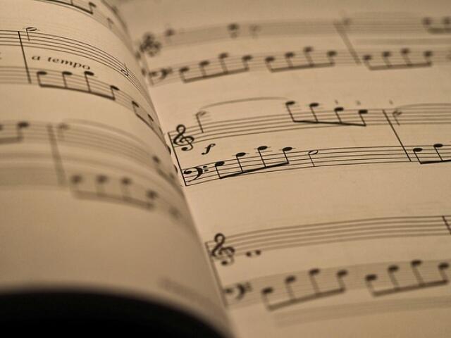 Creative and Artistic Guitar Lessons
